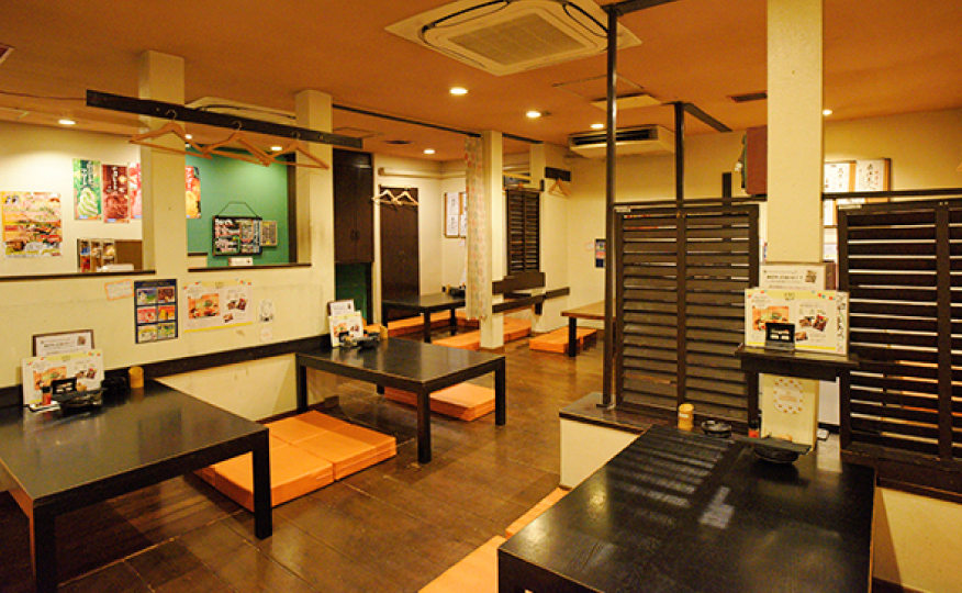 福島の串カツ・もつ鍋・かすうどん居酒屋「しゃかりき432新福島」店内写真No.2